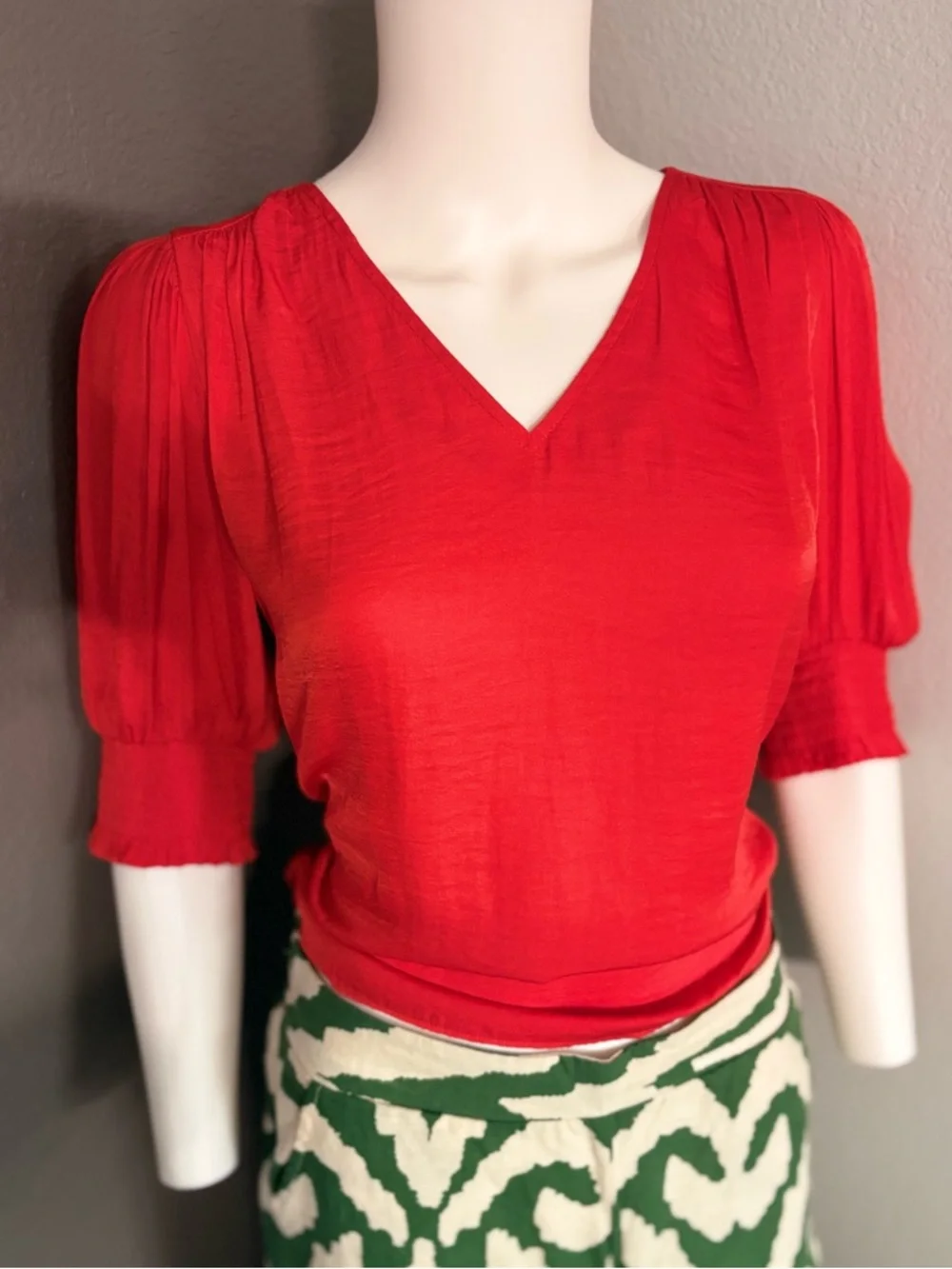 Women's Red V-Neck Puff Sleeve Blouse